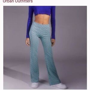 new URBAN OUTFITTERS Bryn Pull-On Flare Stretch Pants med